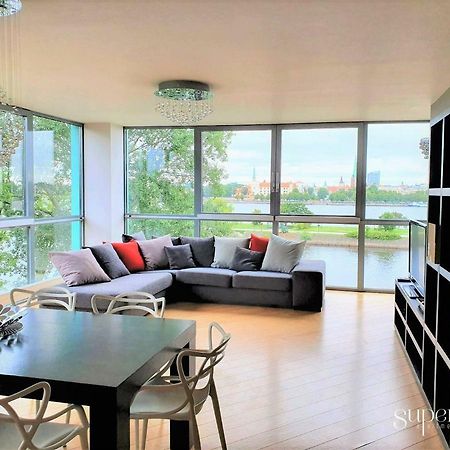 Winwinstay Superior Apartment By River Daugava Riga Luaran gambar